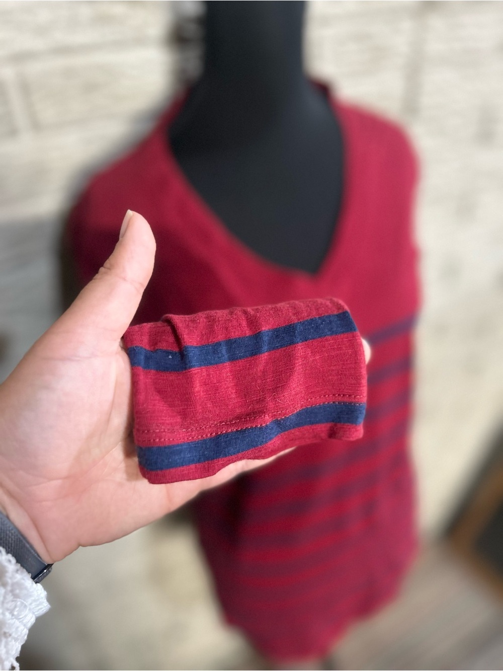 Orvis Striped V-Neck Long Sleeve Top - Red & Navy Size Medium Patches on Elbow - Picture 3 of 10
